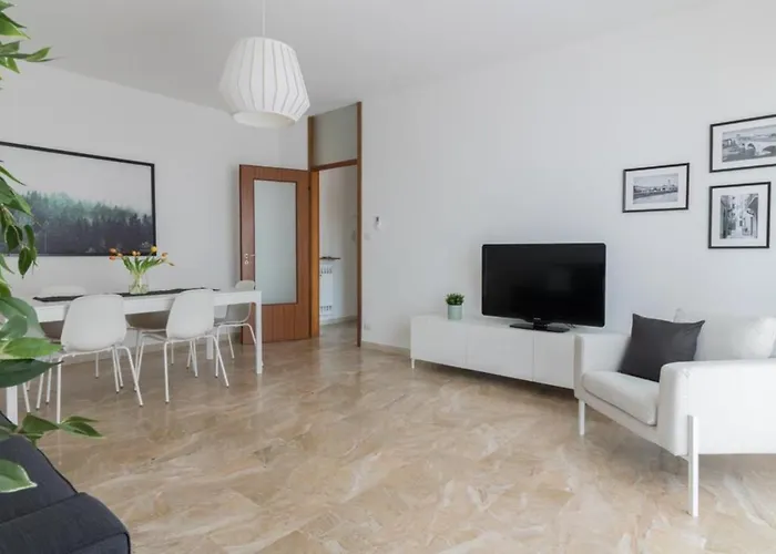 Italianflat - Via Adami, 3 Bedroom Flat, Free Parking
